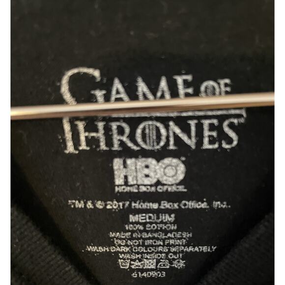 Game of Thrones Women's graphic fitted tee shirt Sz M EUC - Picture 2 of 2